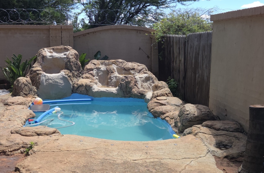 3 Bedroom Property for Sale in Langenhovenpark Free State